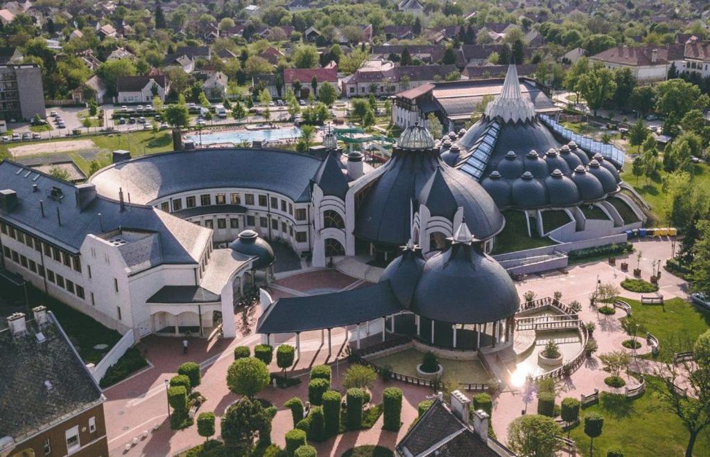 Admiral Apartman Makó Exterior foto